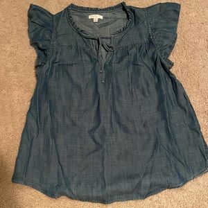 Never worn, lightweight flowy top.